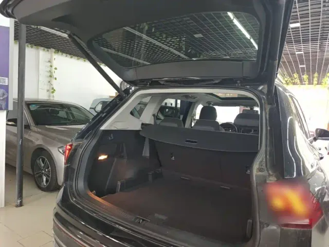 Volkswagen Tiguan L — Фото автомобиля 18