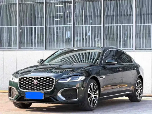 Фотография автомобиля — Jaguar XFL