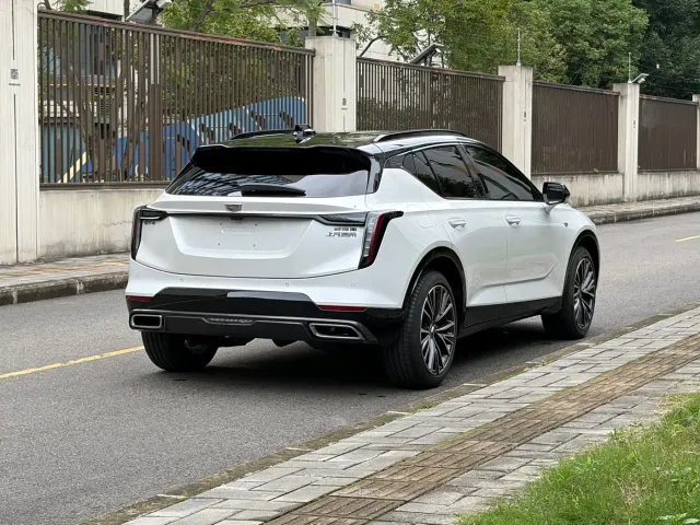 Cadillac GT4 — Фото автомобиля 12