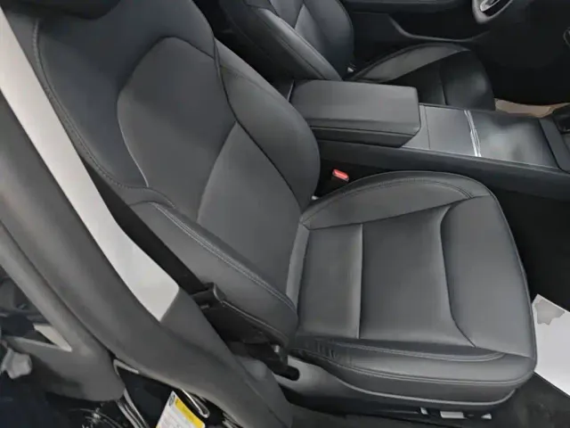 Tesla Model 3 — Фото автомобиля 24