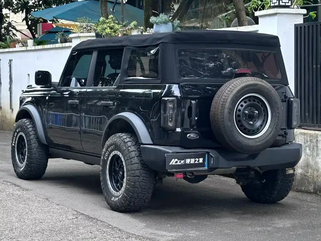 Ford Bronco — Фото автомобиля 2