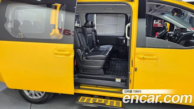 Hyundai Staria Staria L3.5 Школьный автобус — Фото автомобиля 12