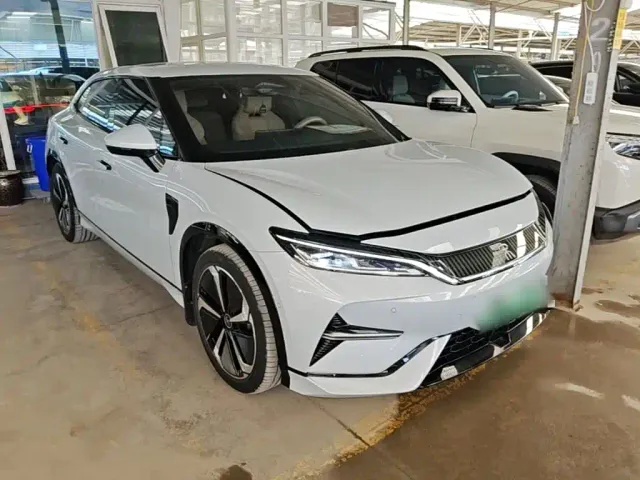 BYD Song L EV — Фото автомобиля 3