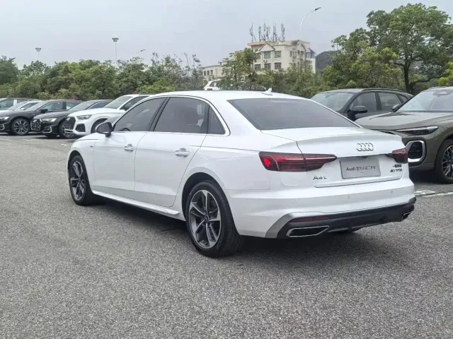 Audi A4L — Фото автомобиля 3