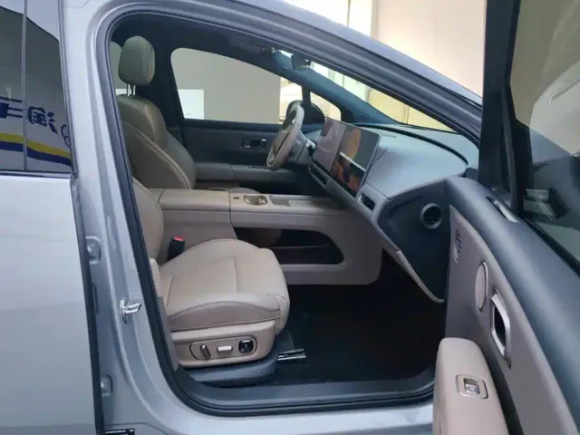Li Auto i6 — Фото автомобиля 8