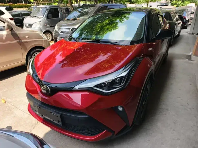 Toyota C-HR — Фото автомобиля 2