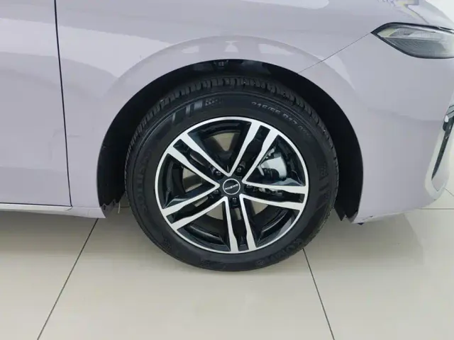 Roewe M7 DMH — Фото автомобиля 6