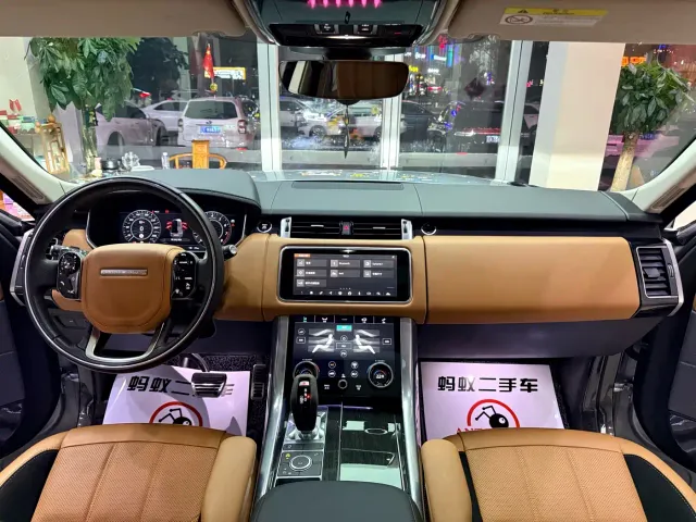 Land Rover Range Rover Sport — Фото автомобиля 7