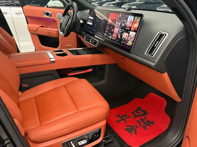 Li Auto L8 — Фото автомобиля 5