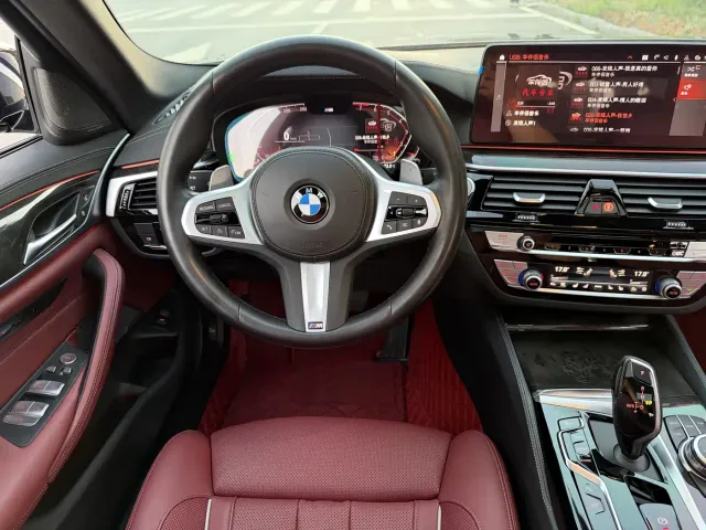 BMW 5 Series — Фото автомобиля 12