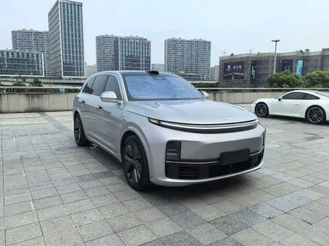 Li Auto L7 — Фото автомобиля 4