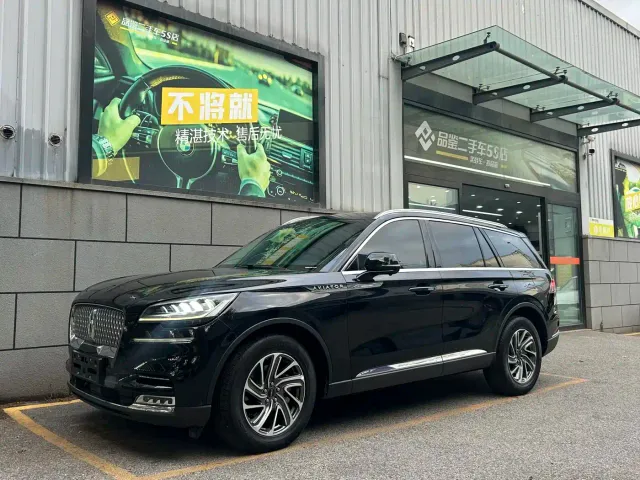 Фотография автомобиля — Lincoln Aviator
