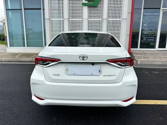 Toyota Corolla — Фото автомобиля 6