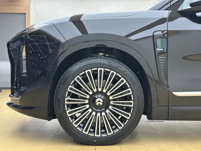 Nio ES8 — Фото автомобиля 18