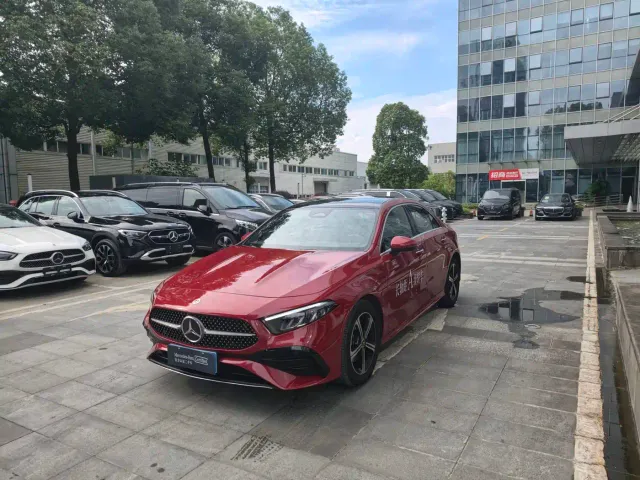 Фотография автомобиля — Mercedes-Benz A-Class