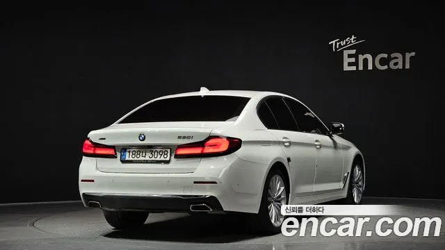 Фотография автомобиля — BMW 5-Series