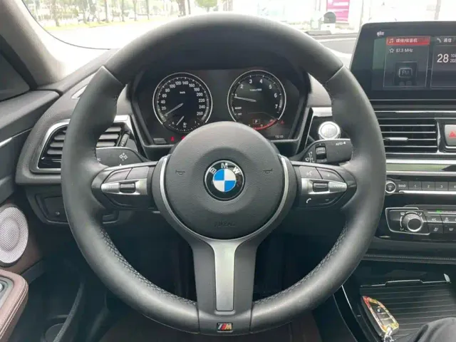 BMW 1 Series — Фото автомобиля 14