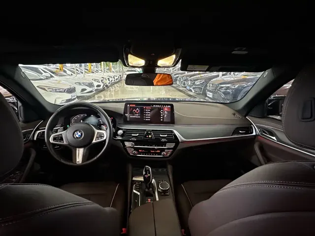 BMW 5 Series — Фото автомобиля 9