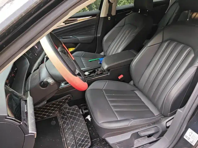 Volkswagen Passat — Фото автомобиля 7
