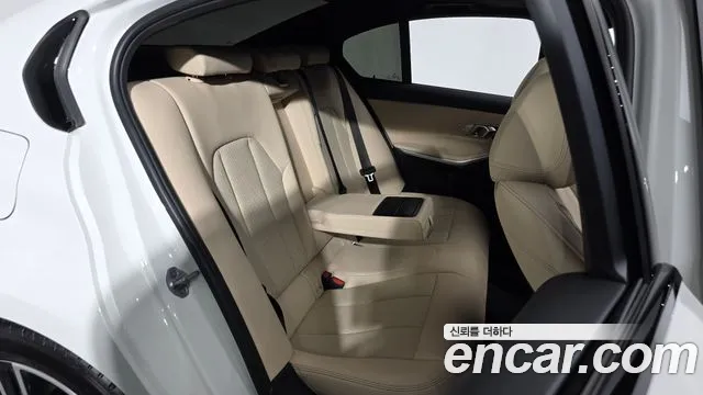 BMW 3-Series 3 серия (G20) 320i M Sport — Фото автомобиля 10