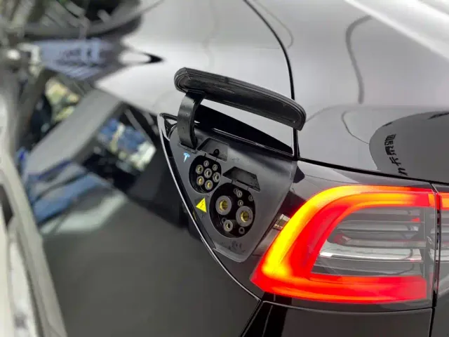 Tesla Model Y — Фото автомобиля 7