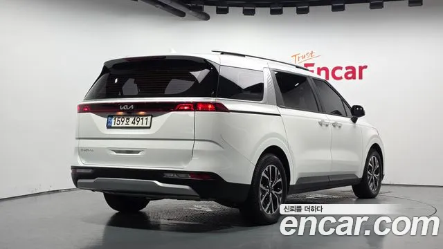 Kia Canival — Фото автомобиля 2