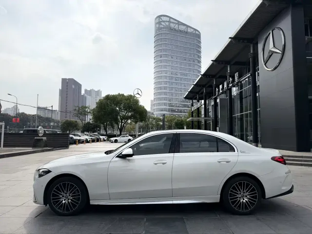 Mercedes-Benz C-Class — Фото автомобиля 3