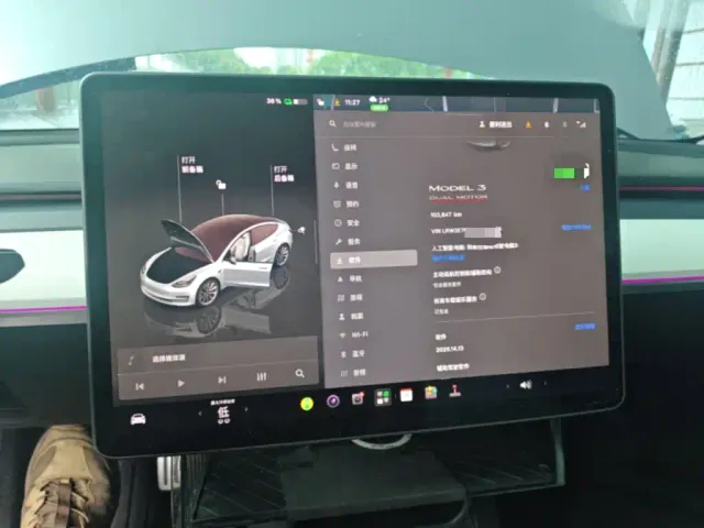 Tesla Model 3 — Фото автомобиля 11