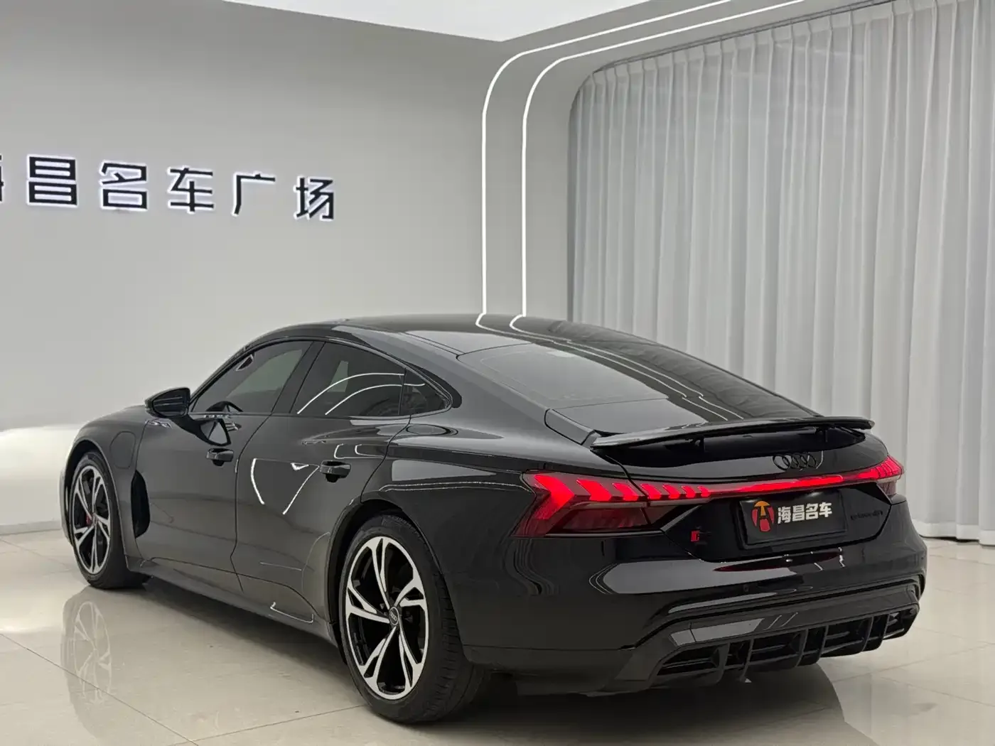 Audi Audi RS e-tron GT 2023 Base Model — Фото автомобиля 7