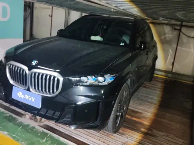Фотография автомобиля — BMW X5