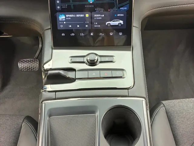 Nio EC6 — Фото автомобиля 15