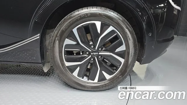 Kia EV6 — Фото автомобиля 6