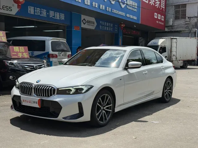 Фотография автомобиля — BMW 3 Series