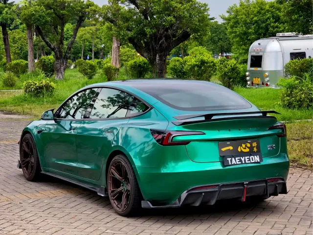 Tesla Model 3 — Фото автомобиля 7