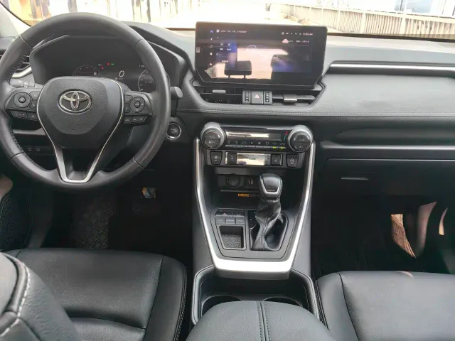 Toyota RAV4 — Фото автомобиля 8