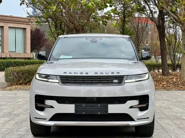 Land Rover Range Rover Sport — Фото автомобиля 11