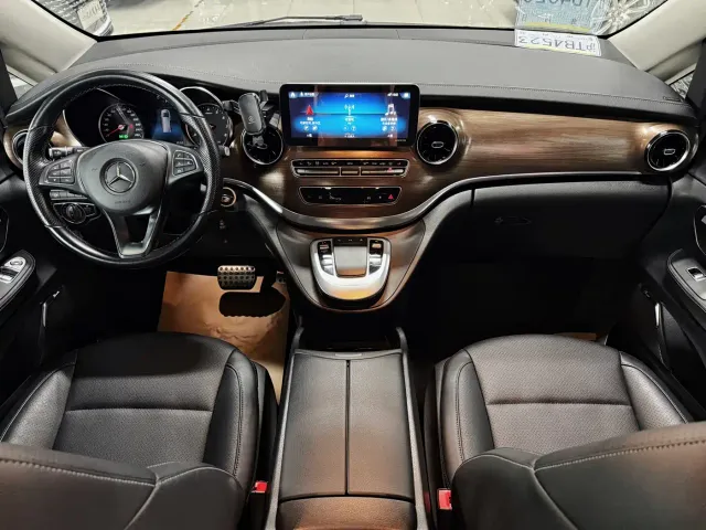 Mercedes-Benz V-Class — Фото автомобиля 9