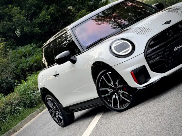 MINI John Cooper Works — Фото автомобиля 7