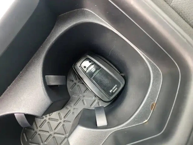 Toyota RAV4 — Фото автомобиля 8