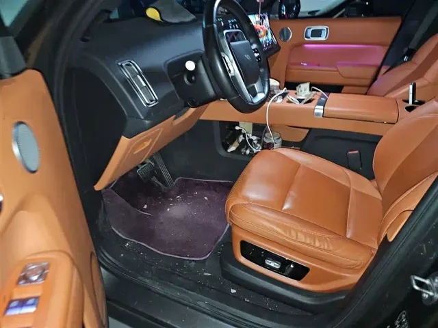 Li Auto L9 — Фото автомобиля 13