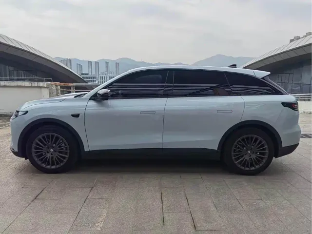 Leapmotor C11 — Фото автомобиля 6