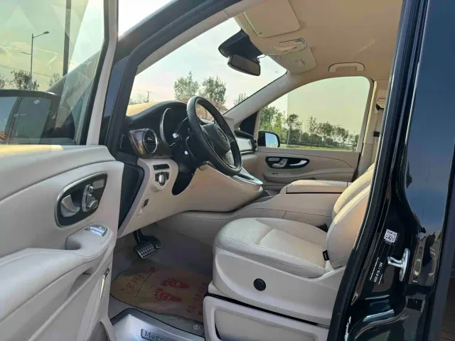 Mercedes-Benz V-Class — Фото автомобиля 26