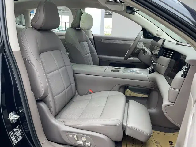 IM Motors LS6 — Фото автомобиля 15