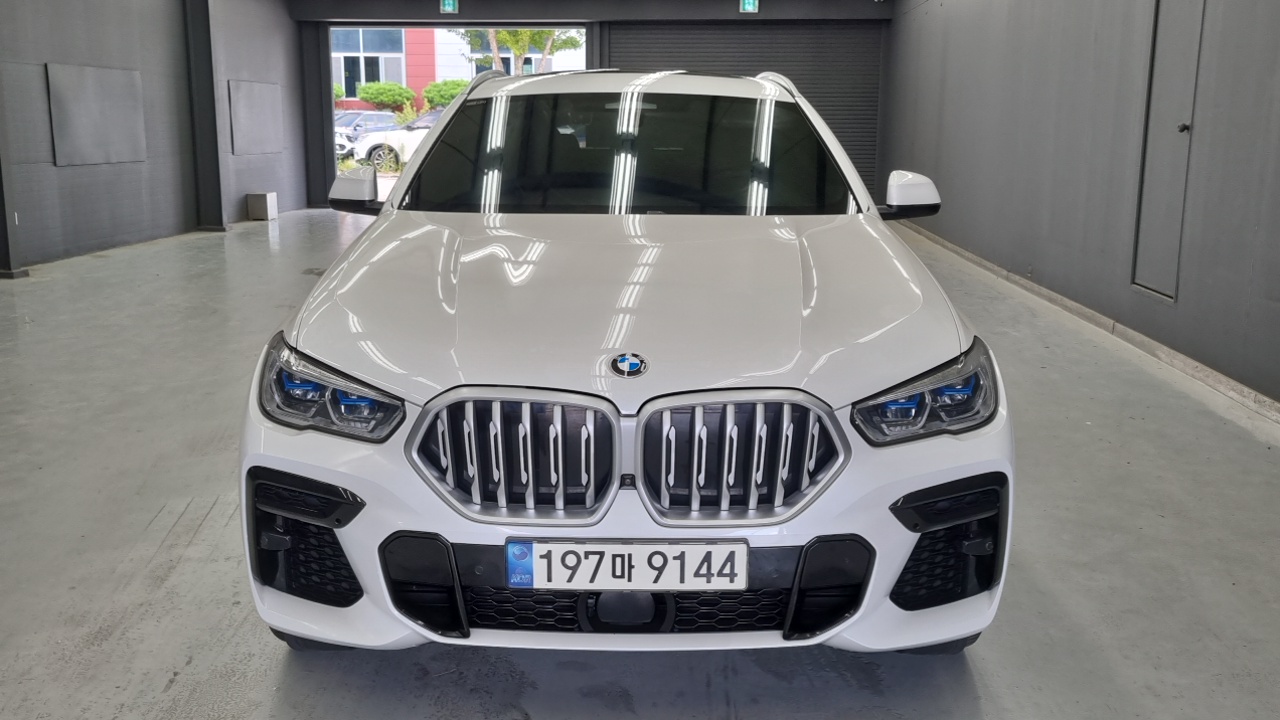 BMW X6 — Фото автомобиля 3