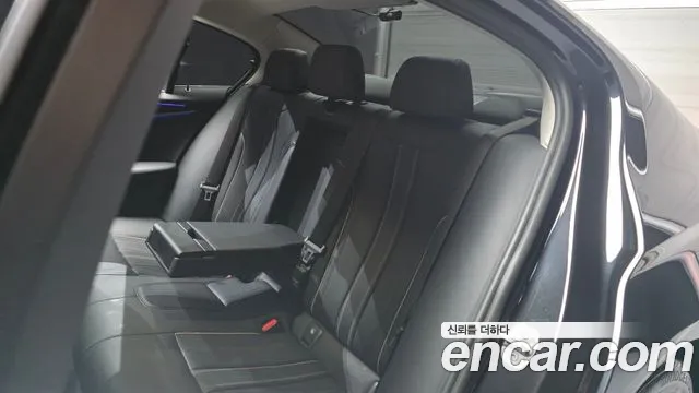 BMW 5 Series G30 — Фото автомобиля 18