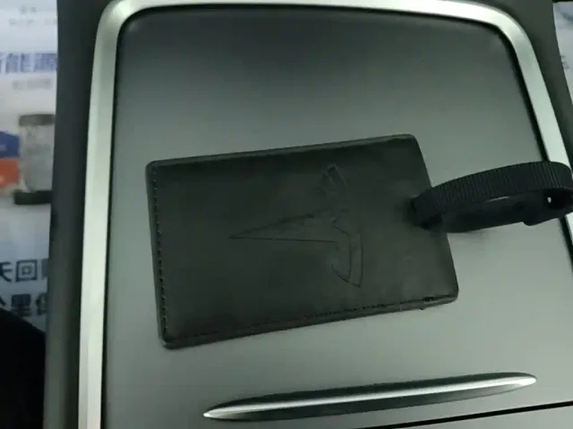 Tesla Model Y — Фото автомобиля 8