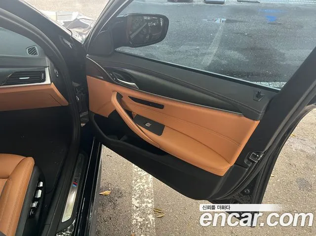 BMW 5-Series — Фото автомобиля 12