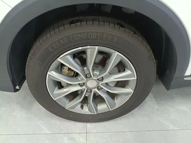 Roewe RX5 — Фото автомобиля 22
