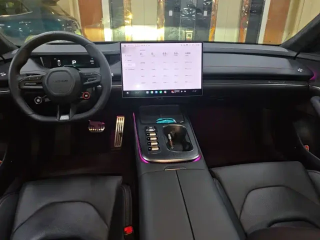 Xiaomi SU7 — Фото автомобиля 9