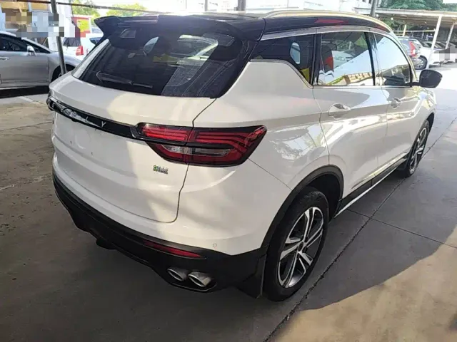 Geely Binyue — Фото автомобиля 6